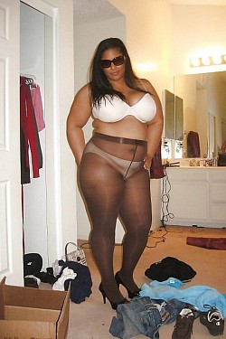 Private Pantyhose Pics Chubby girls in their pantyhose
