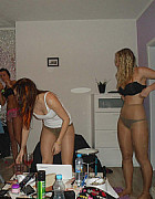 Free pantyhose porn on NylonsBeauty